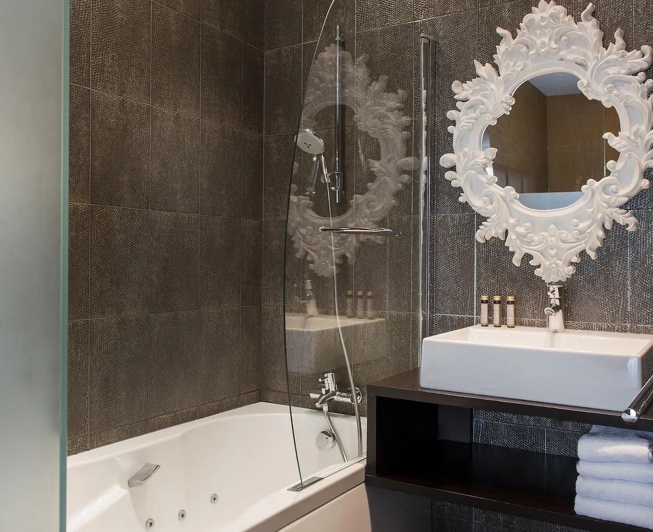 Glamour Hotel 3*